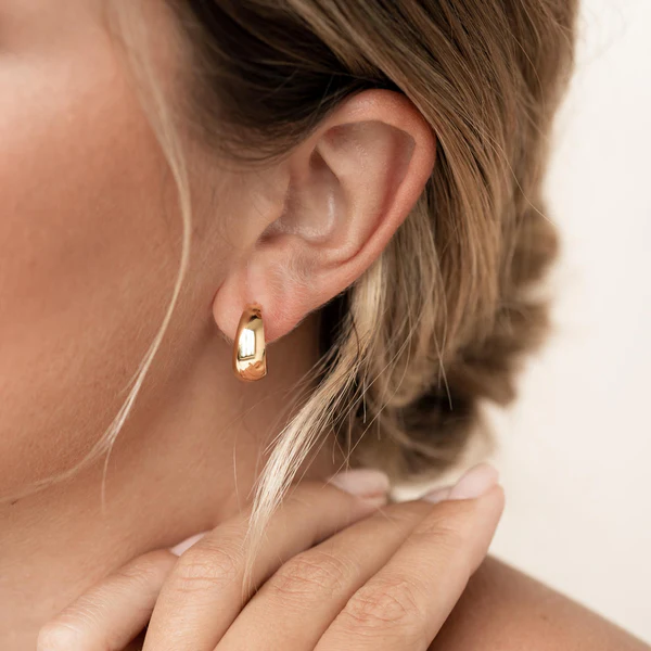 How To Layer Jewelry With Chunky Gold Earrings